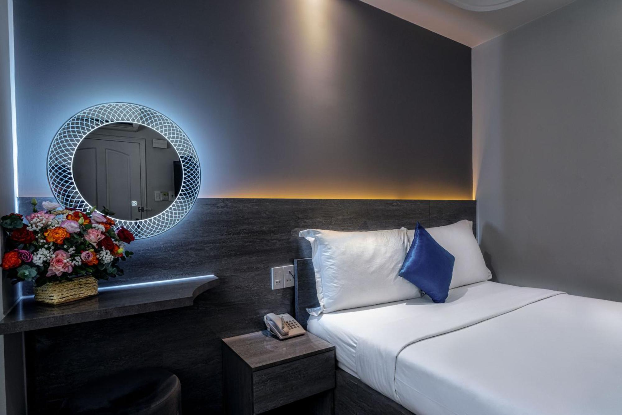 Gatsby Central Hotel Hanoi Bagian luar foto